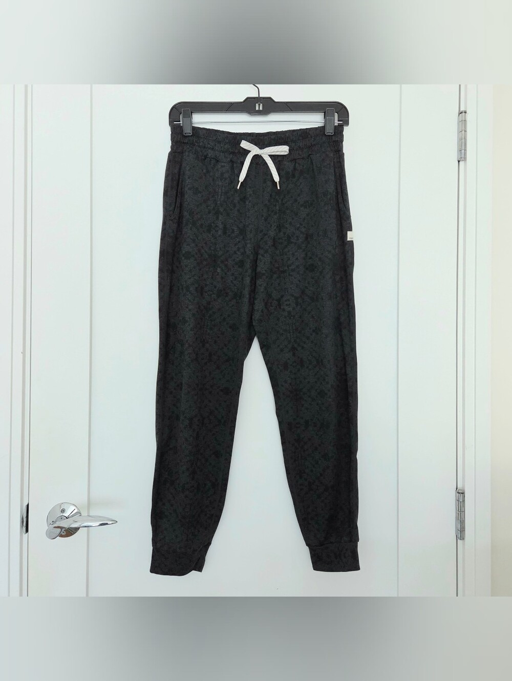 Vuori Women's Performance Joggers - Charcoal Shibori - Small - VW303